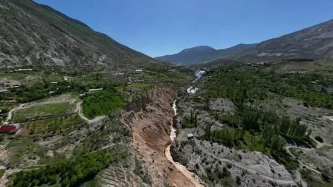 Erzurum'da korkutan heyelan: Zemin 12 metre yer değiştirdi