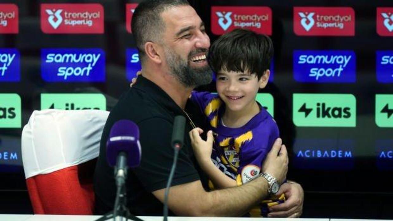 Eyüpspor'a veda eden Arda Turan'dan flaş açıklama! 'Yurt dışından 4 teklif var'