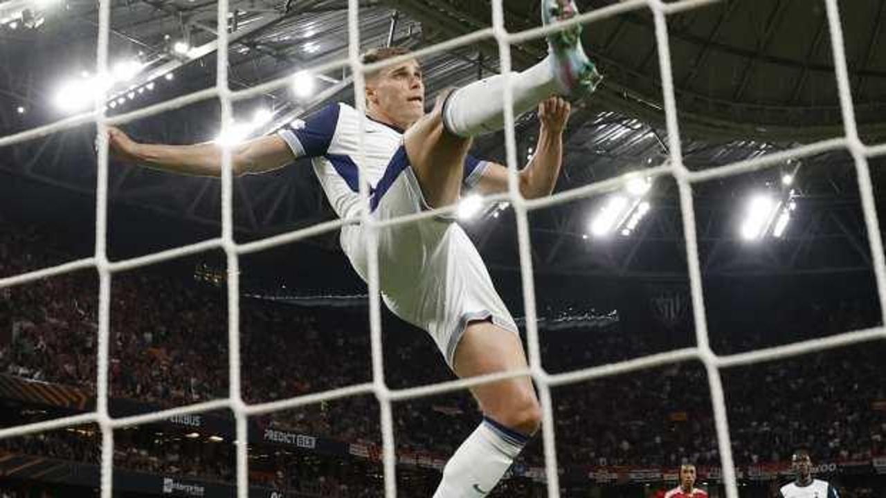 Herkes dondu kaldı! UEFA Avrupa Ligi'nde zaferi getiren müdahale