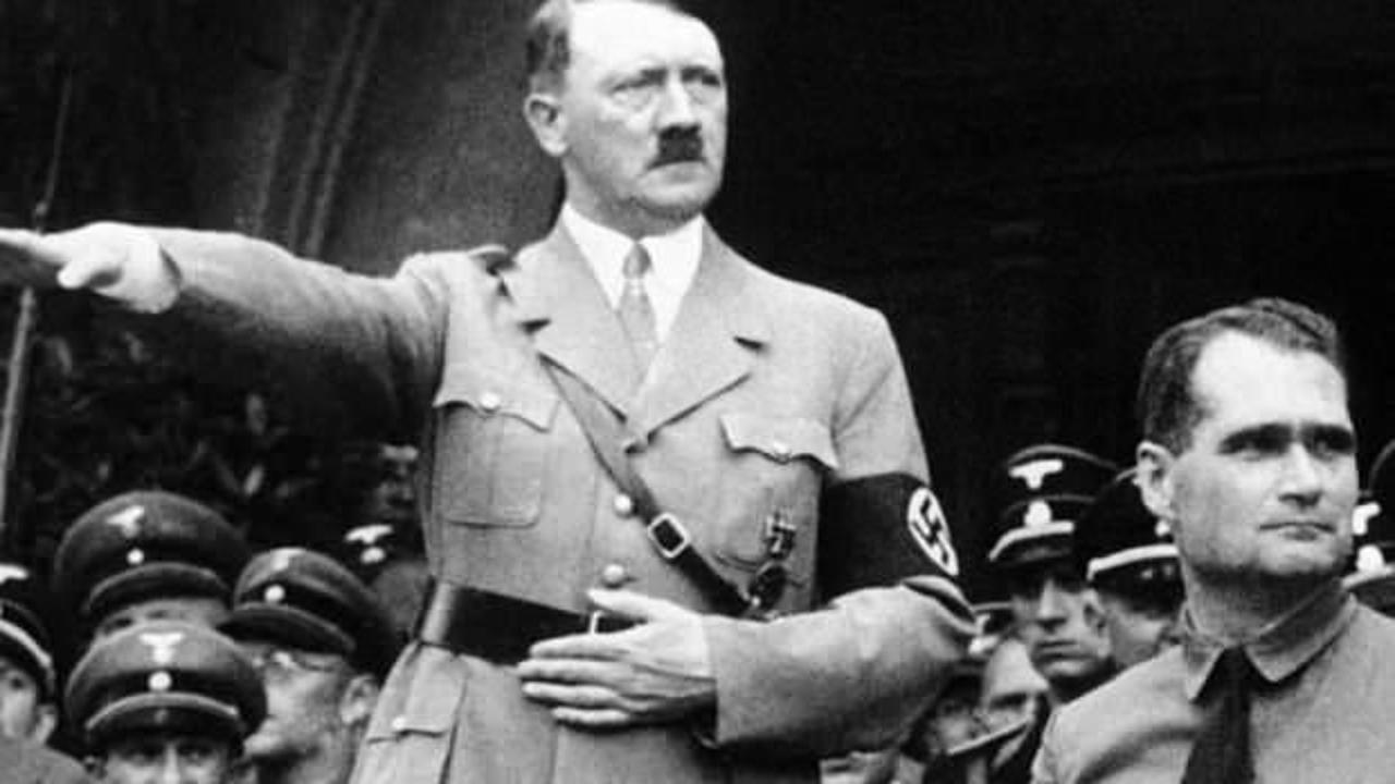 Hitler bıyığının ardındaki sır: Moda mıydı, mecburiyet mi?