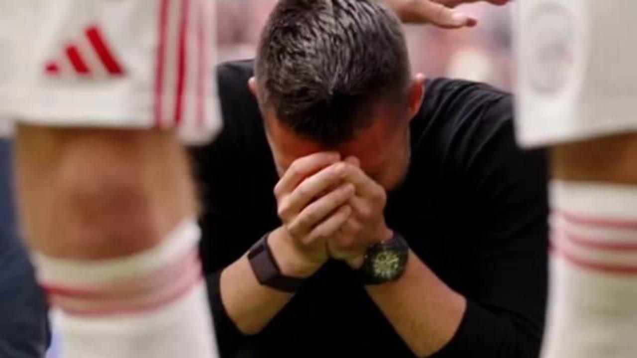 H&uuml;ng&uuml;r h&uuml;ng&uuml;r ağlamıştı: Şampiyonluk gidince 'jet' karar alındı