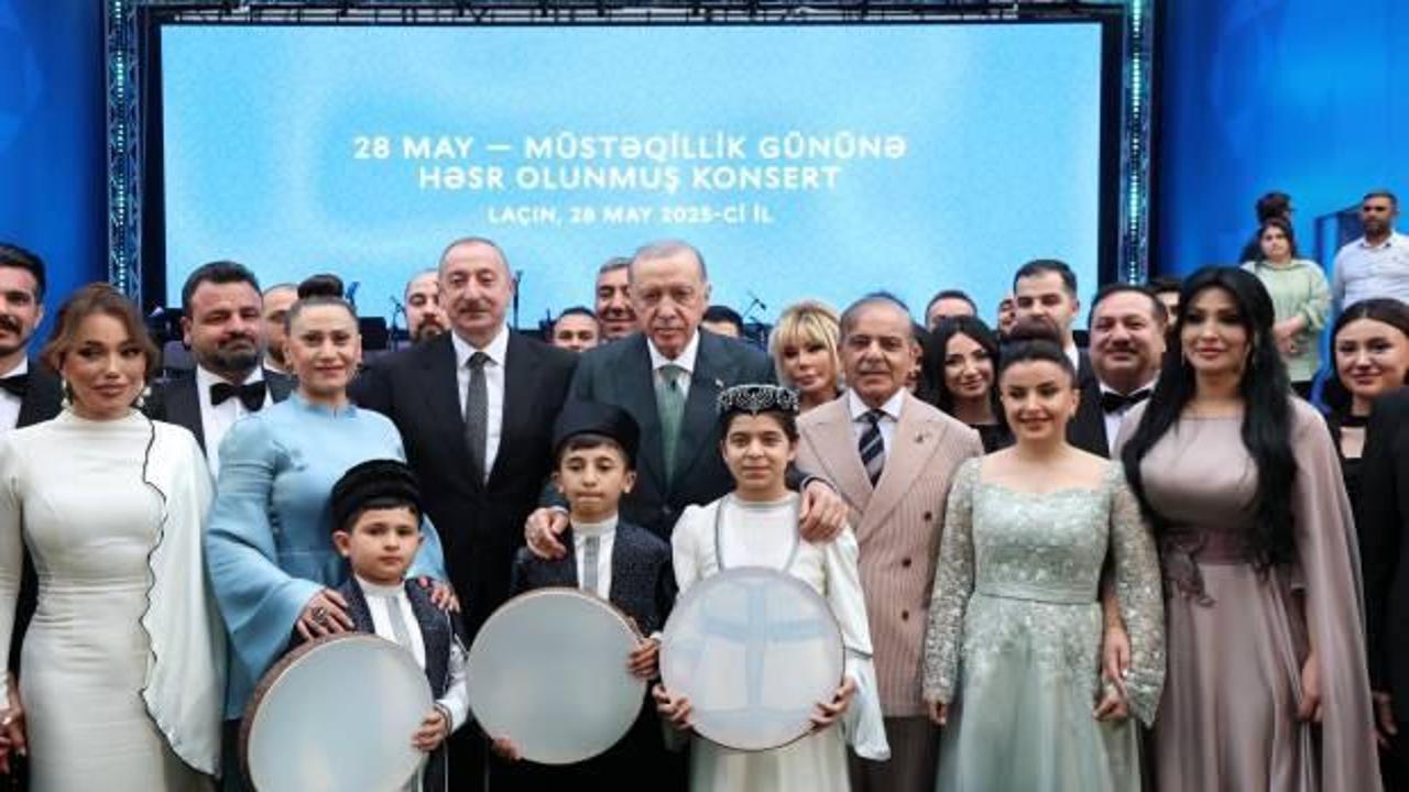 Erdoğan, Azerbaycan Bağımsızlık Günü'nde düzenlenen konseri izledi