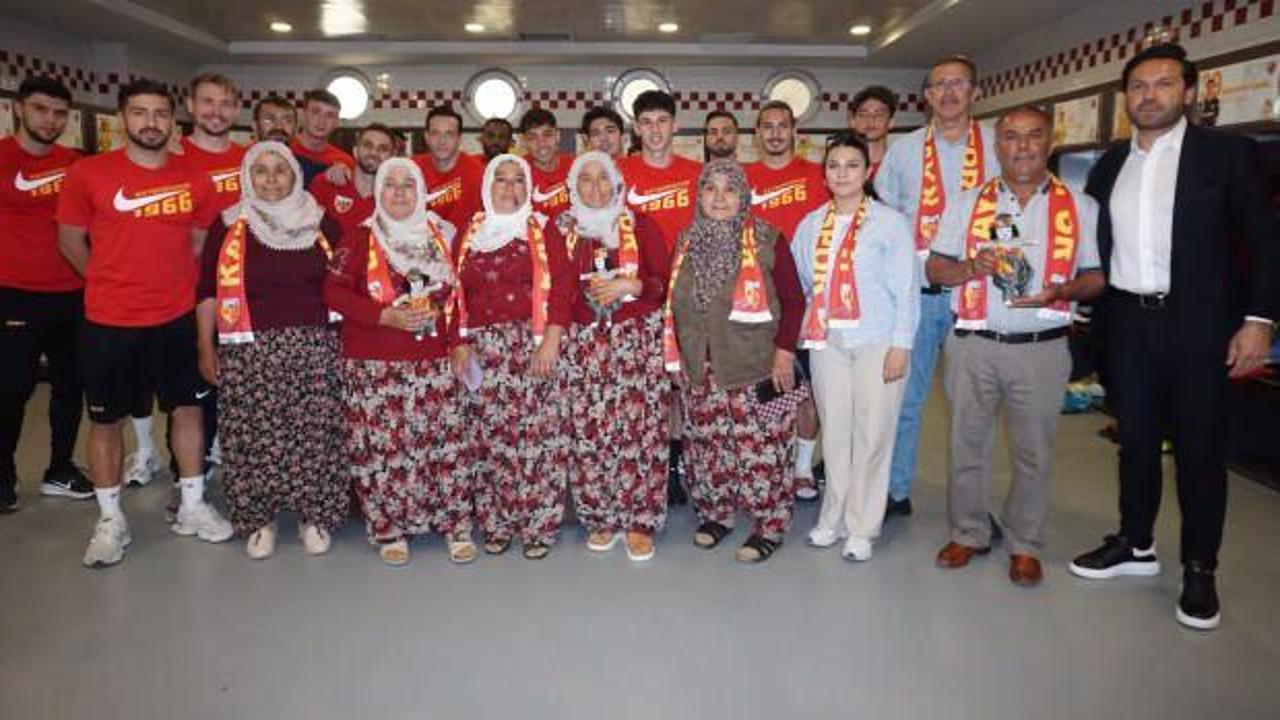 328 kişilik k&ouml;yden S&uuml;per Lig'e uzanan hikaye: Bir şehir onları konuşuyor