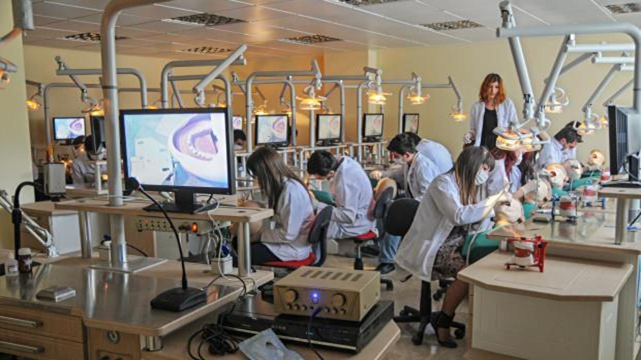 Atatürk Üniversitesinden DUS'ta dereceli başarı 