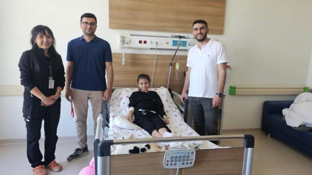 9 yaşındaki çocuğun midesinden devasa saç yumağı çıktı!