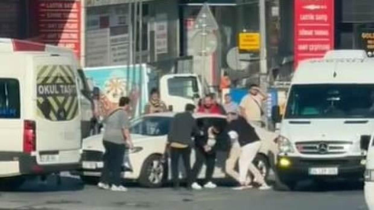 Bağcılar’da trafikte yol verme kavgası 