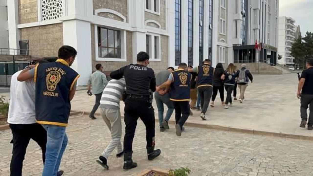 Fuhuş operasyonunda 3 şahıs tutuklandı