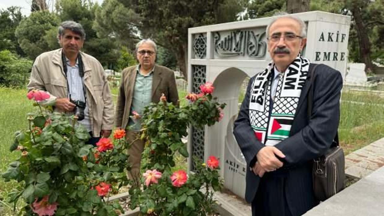 Gazeteci-yazar Akif Emre, Eyüpsultan'da yad edildi