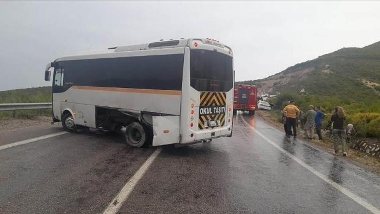 İzmir'de trafik kazası: 13 kişi yaralandı
