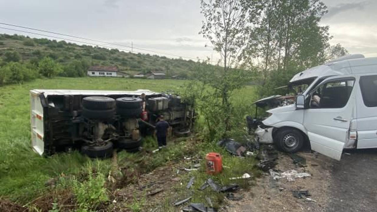 Karabük'te zincirleme kaza: 2'si ağır, 9 yaralı