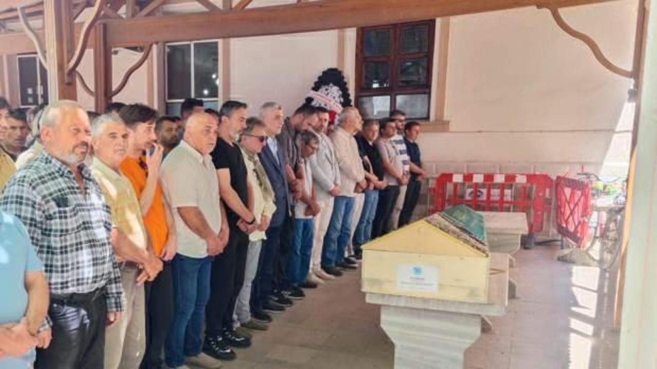 Bakan Bolat, eşinin teyzesinin cenazesine katıldı