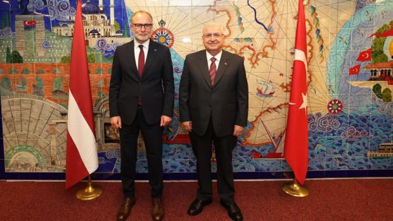 Bakan Güler, Letonya Savunma Bakanı Spruds ile bir görüştü