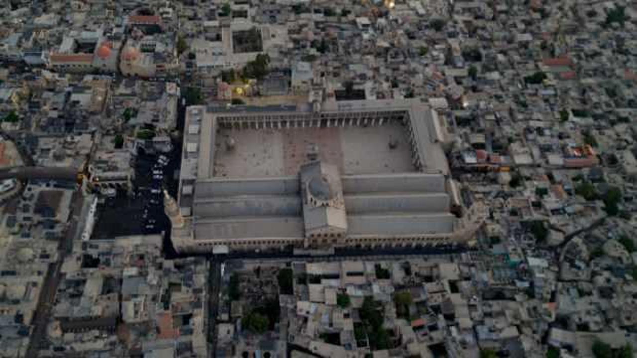 Esed'in yıkılmasının ardından Suriye'de ilk Kurban Bayramı namazı