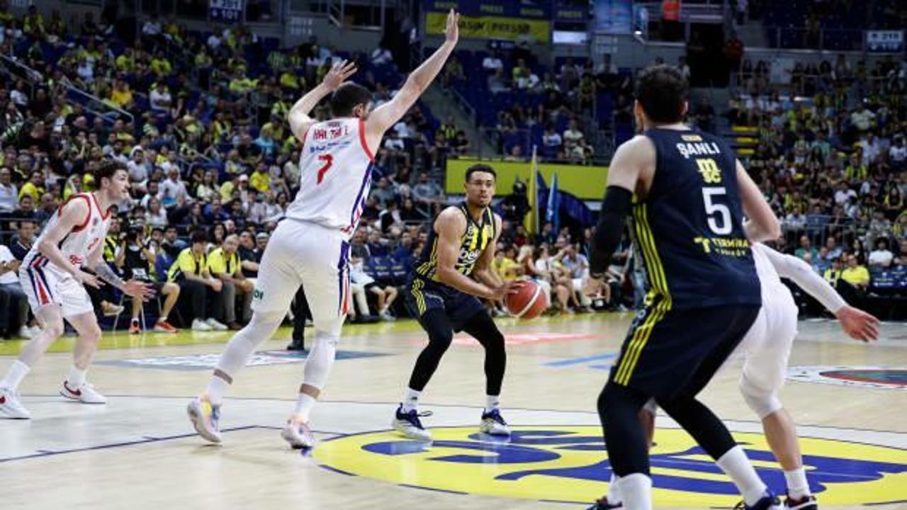 Fenerbahçe seride 1-0 öne geçti
