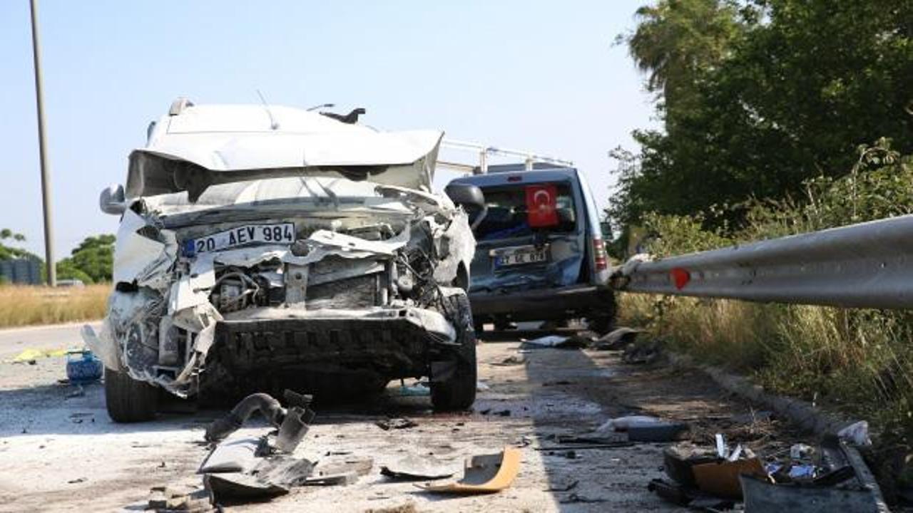 Hatay'da korkun&ccedil; kaza! Kamyon 3 aracı bi&ccedil;ti: 1 &ouml;l&uuml;, 10 yaralı