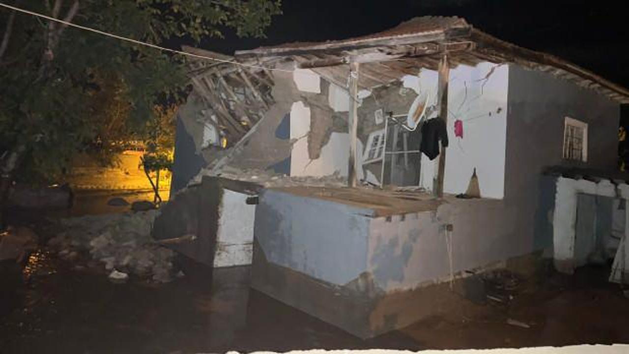 Kırşehir&rsquo;de sel: 1 ev yıkıldı, 3 ev ağır hasar g&ouml;rd&uuml;! 