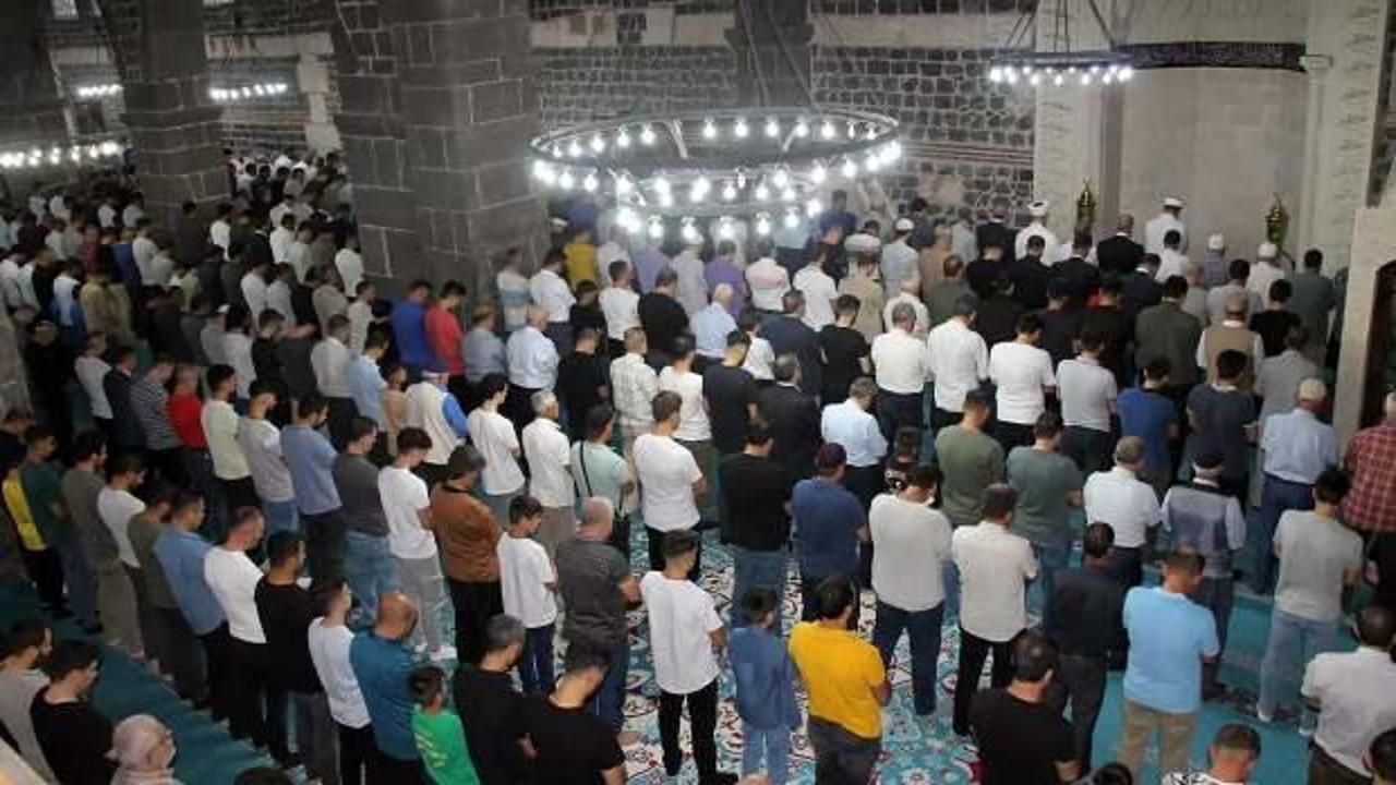 Konya Bayram Namazı Saati 2025! Diyanet Kurban bayramı namazı saat kaçta?