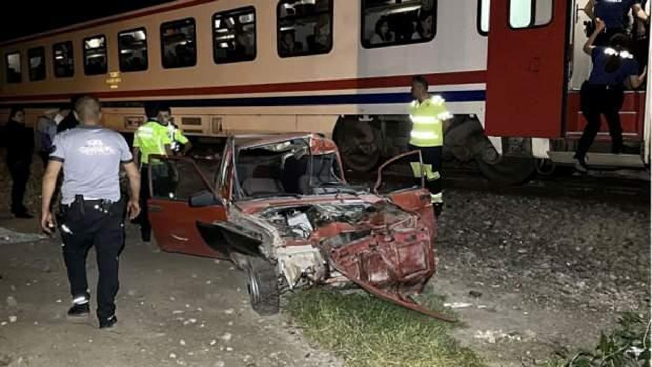 Otomobili raylara bırakıp kaçtı!