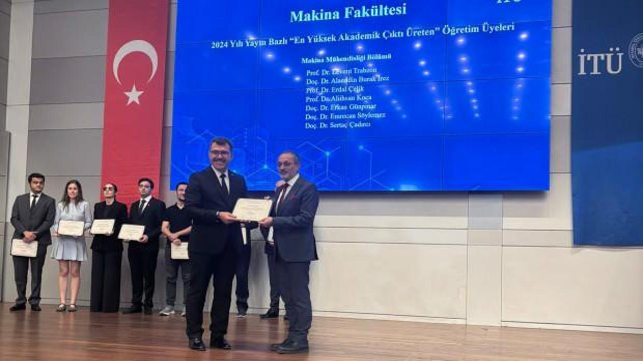 Prof. Dr. Erdal Çelik’e İstanbul Teknik Üniversitesi’nden Akademik Başarı Ödülü