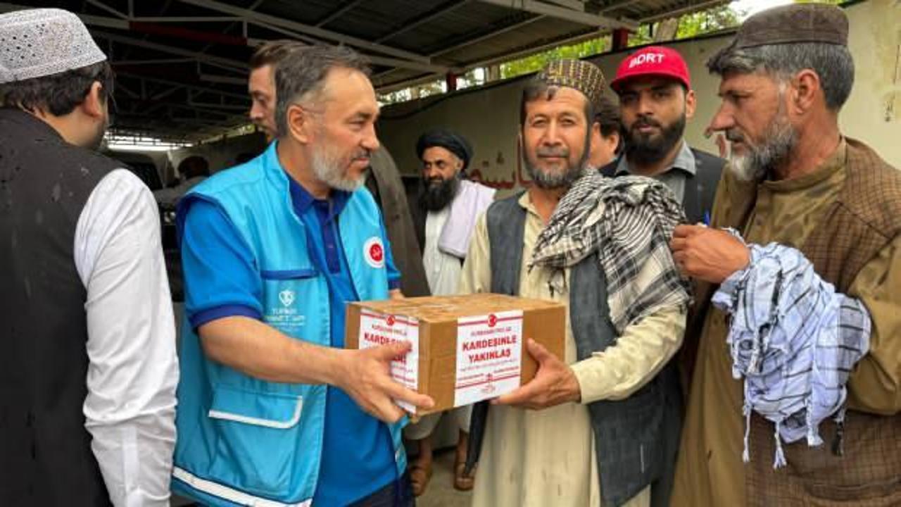Türk Kızılay ve TDV Afganistan'da ihtiyaç sahiplerini sevindirdi