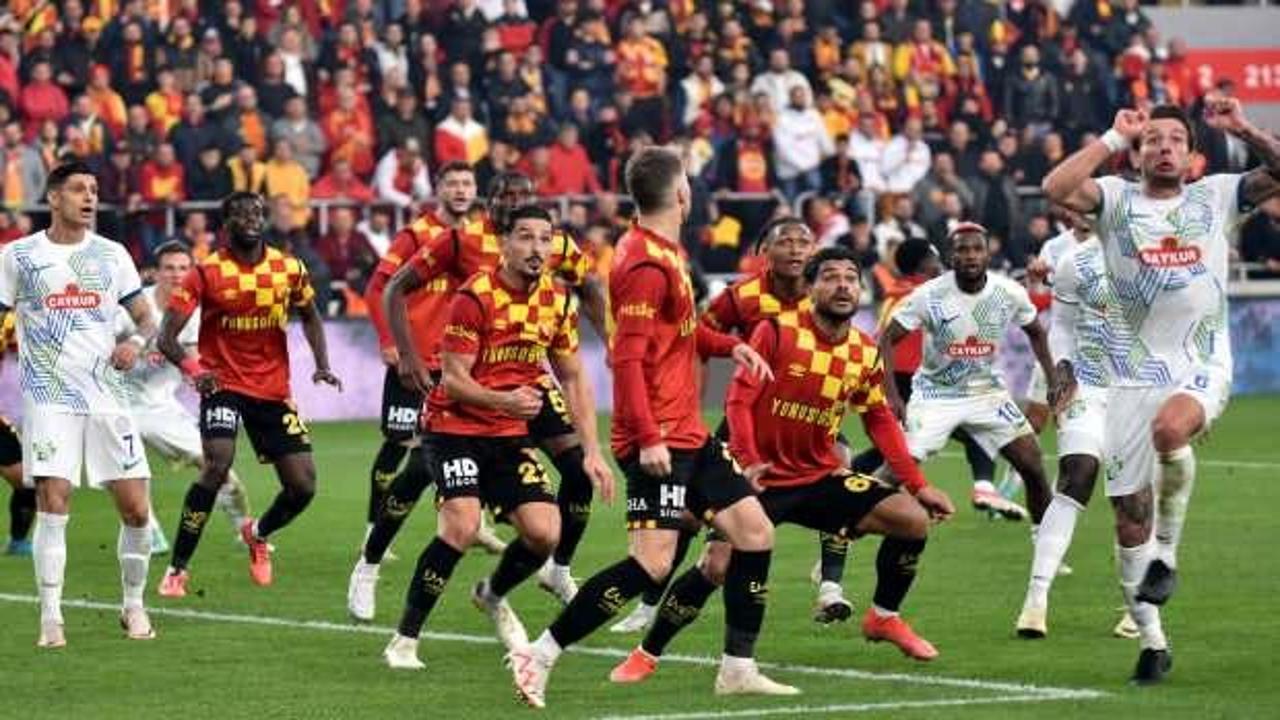 4 yıl boyunca Galatasaray'da oynamıştı: Süper Lig'e tutunamadı, veda etti