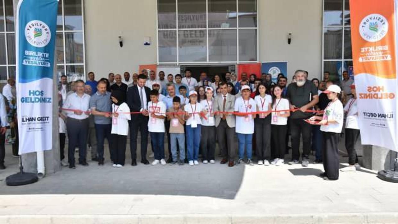 Yeşilyurt'ta TÜBİTAK 4006-C Bilim Fuarı Festivali düzenlendi