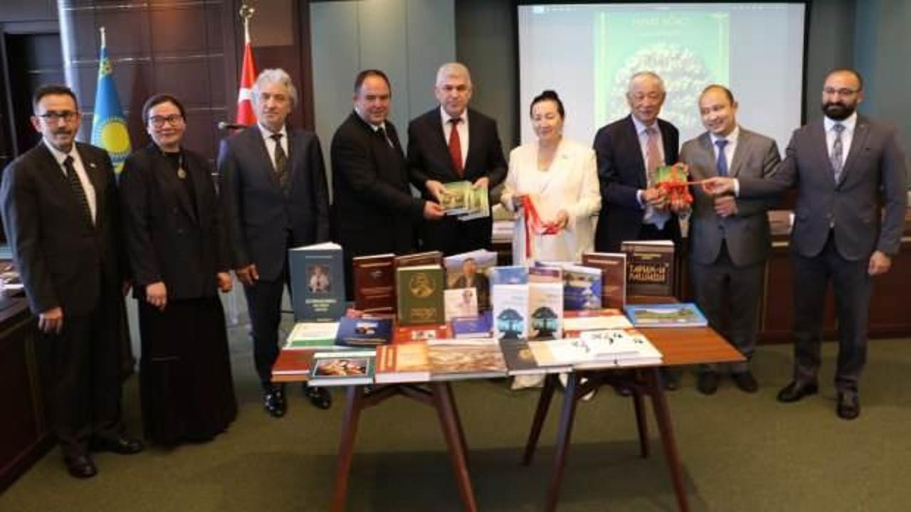 Kazak yazar ve şair Saule Doszhan'ın 'Hayat Ağacı' romanı Türkçeye çevrildi