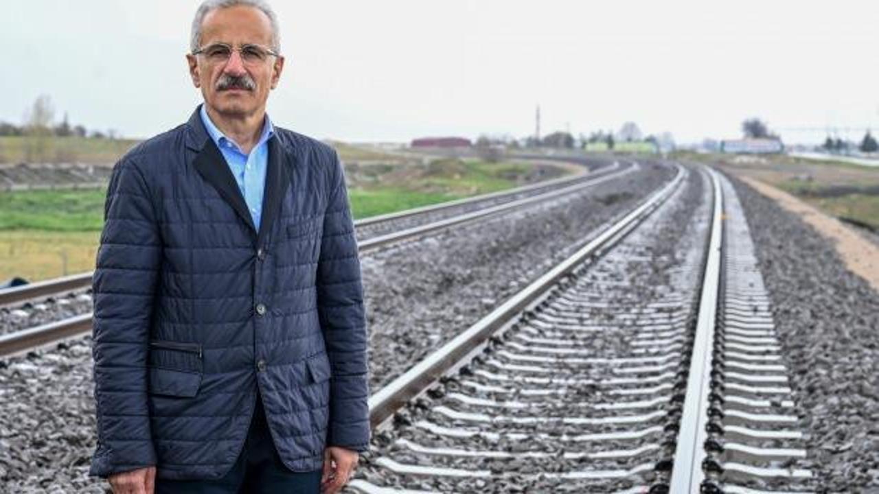Bakan müjdeyi duyurdu! 8 milyon vatandaş daha yüksek hızlı trene kavuşuyor!