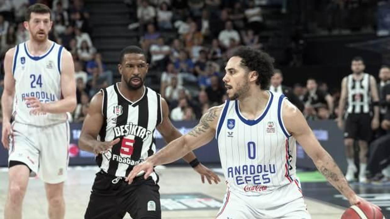 Beşiktaş, Anadolu Efes'i devirdi! Umutlar 5. maça taşındı