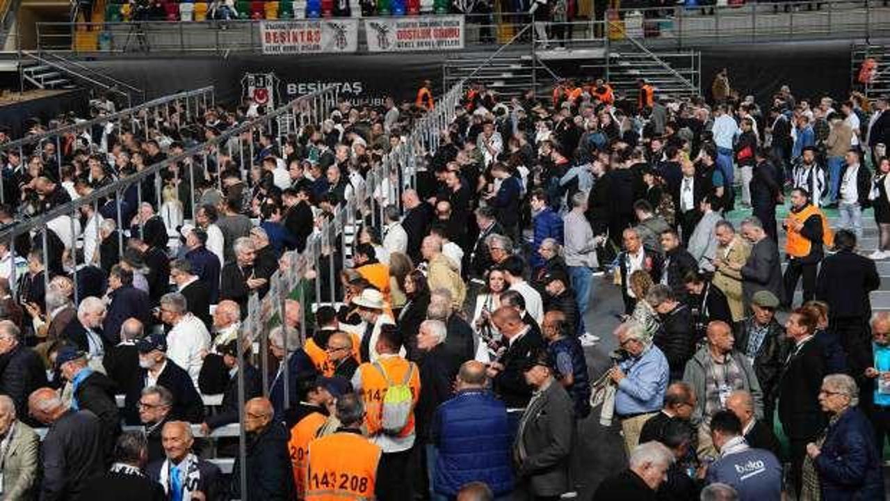 Beşiktaş'ta divan kurulu toplantısı başladı
