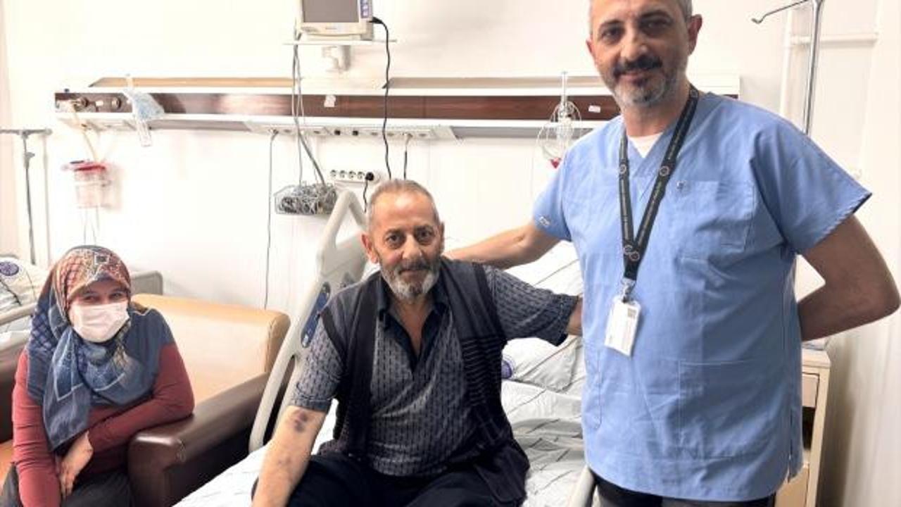 Nakil için okulunu donduran oğlunun ciğeriyle hayata tutunan baba çifte bayram yaşadı