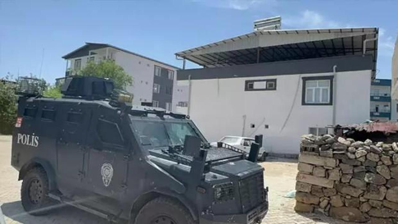 Tartıştığı babasını, başına çekiçle vurarak ağır yaraladı