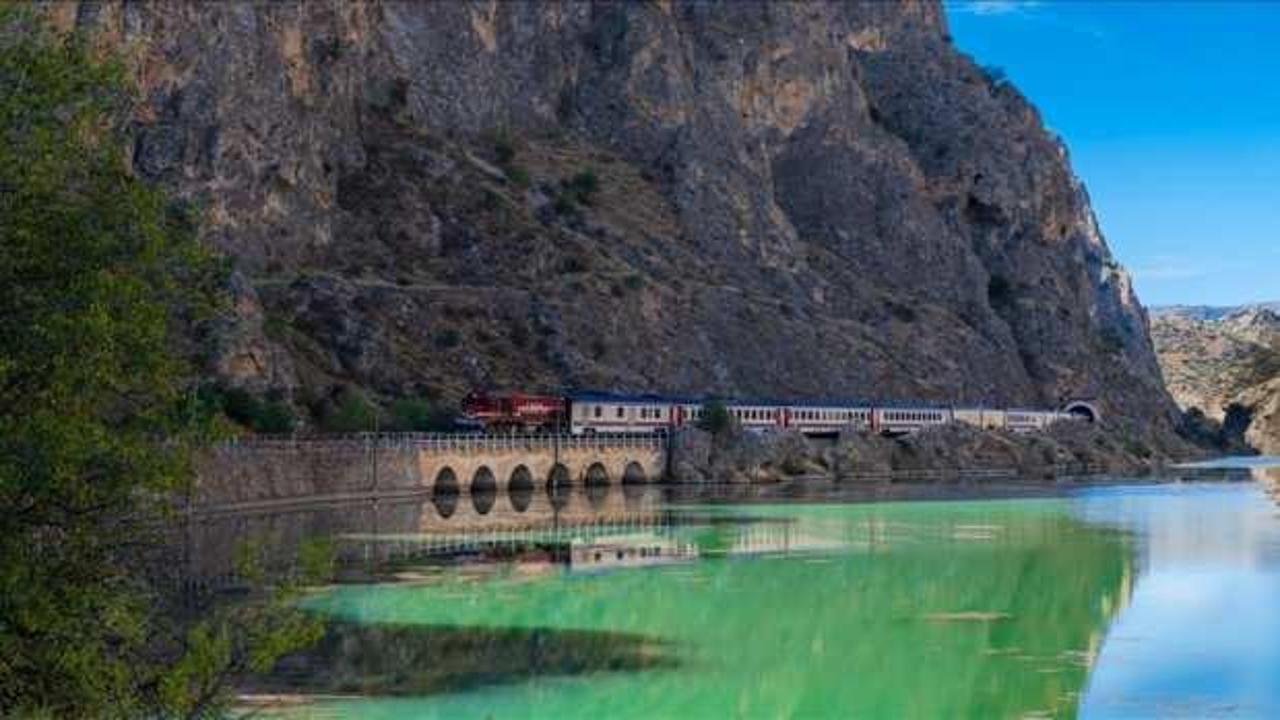 Turistik Karaelmas Ekspresi ilk seferine çıktı