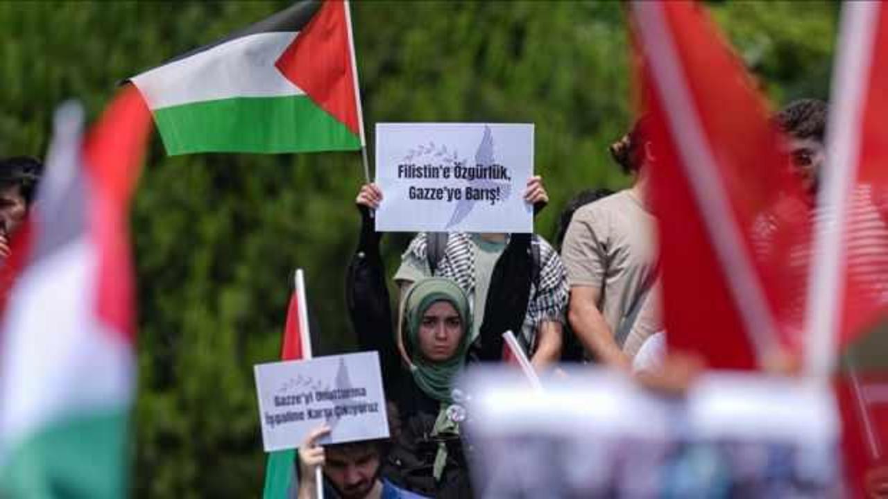 Yıldız Teknik &Uuml;niversitesi &ouml;ğrencileri ve akademisyenleri Gazze i&ccedil;in y&uuml;r&uuml;d&uuml;