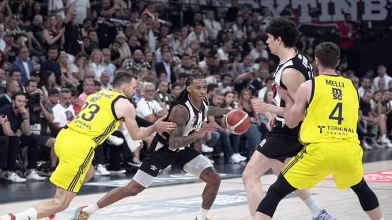 Beşiktaş potada Fenerbahçe'yi farklı geçti! 