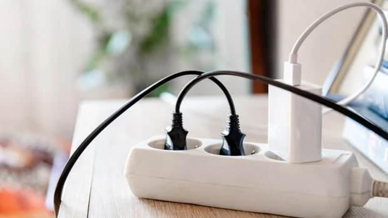 Evinizdeki uzatma kablosuna bunları aman takmayın! 6 ürünü takan kişiler yandı
