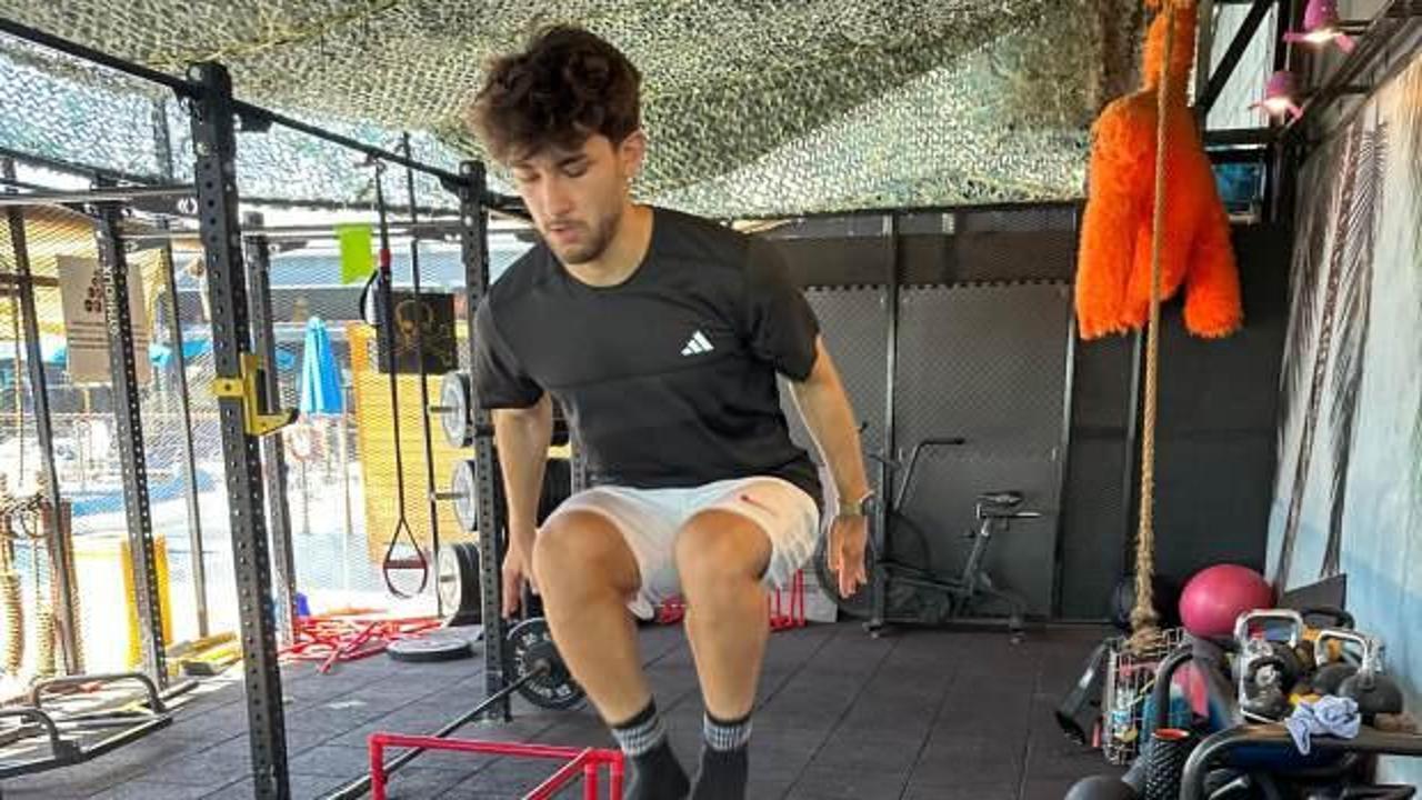 Galatasaray'ın 20'lik genci 'tatil zamanı değil' dedi, salona kapandı