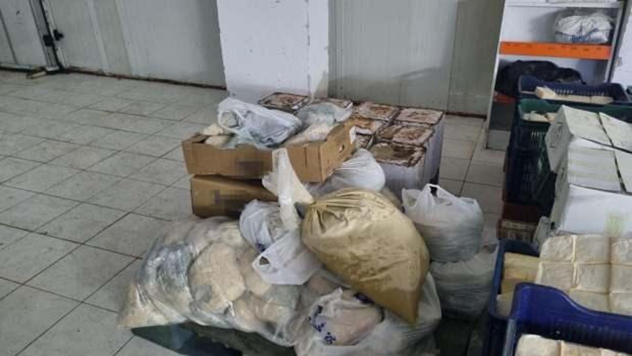İzmir'de gıda skandalı: Yüzlerce kilo bozuk peynir ele geçirildi