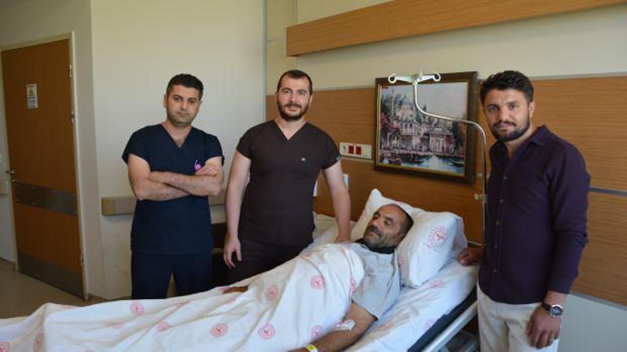 Karın ağrısı şikayetiyle gitti: B&ouml;breğinden &ccedil;ıkanları g&ouml;r&uuml;nce şoke oldu!