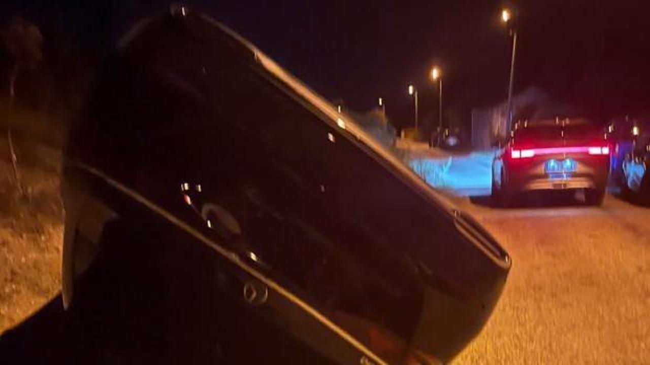 Muğla'da bir garip olay! Kaza yaptı, plakayı söküp kaçtı