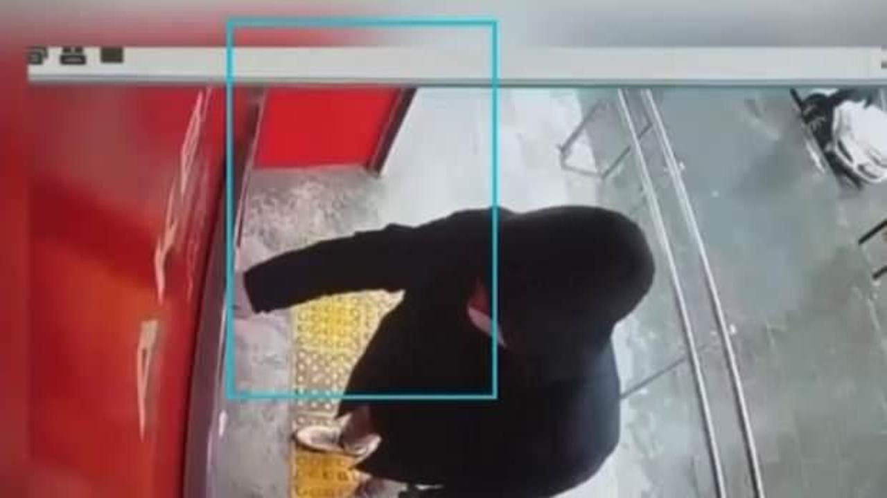 ATM önündeki tuzak! Önce dolandırıyor ardından kılık değiştiriyorlar
