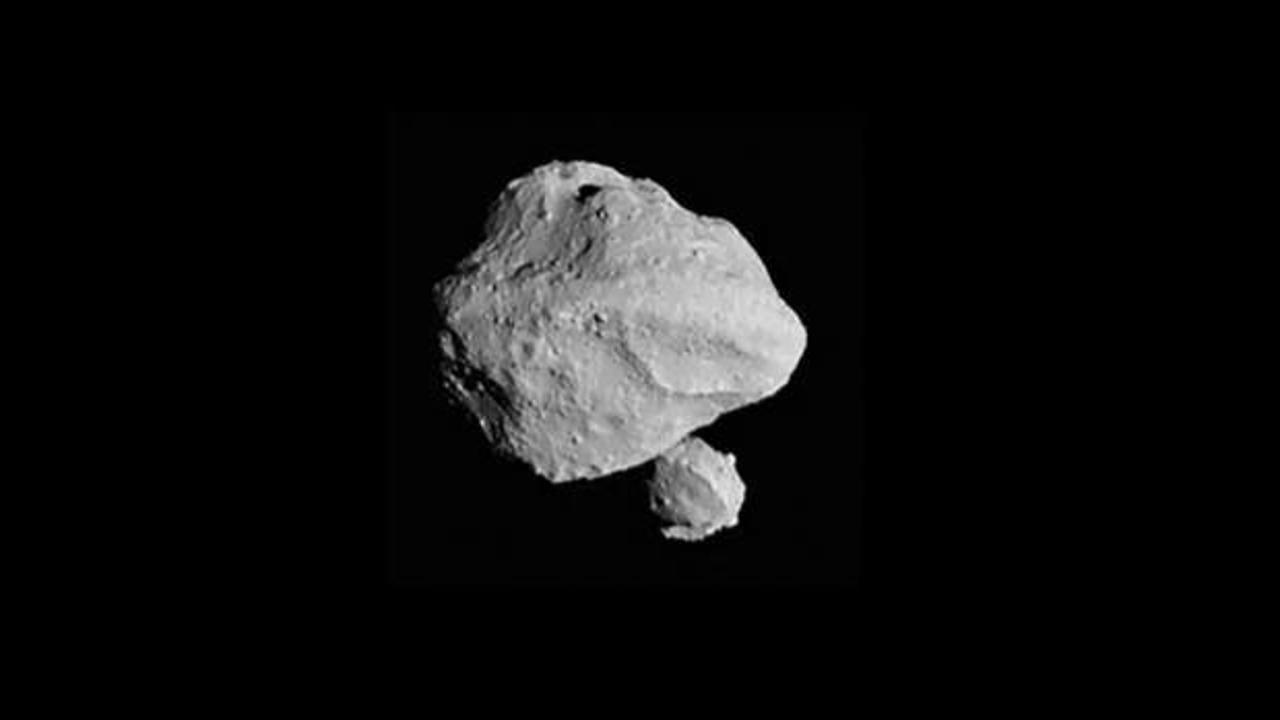 Dev g&ouml;ktaşı Ay'a &ccedil;arpacak: Dijital sistemlere zarar verebilir