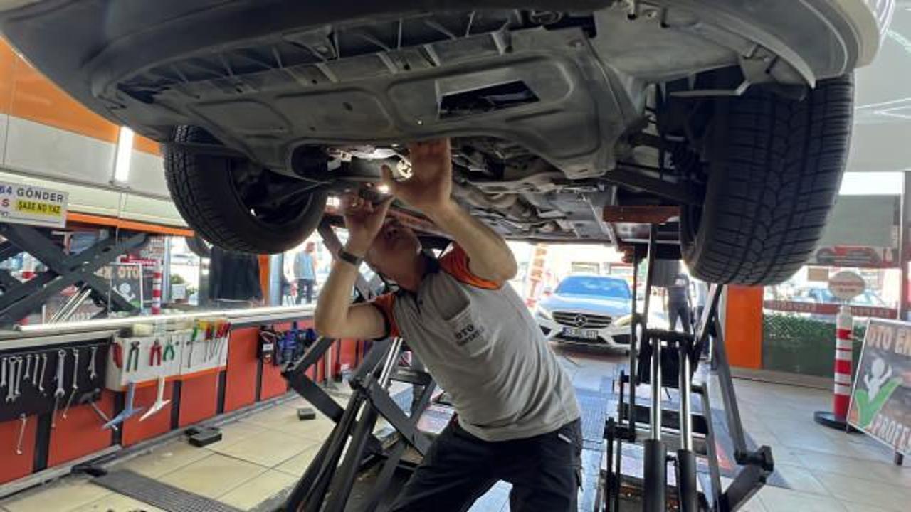 Ekspertize götürülen otomobilin motorundan çıkan şoke etti