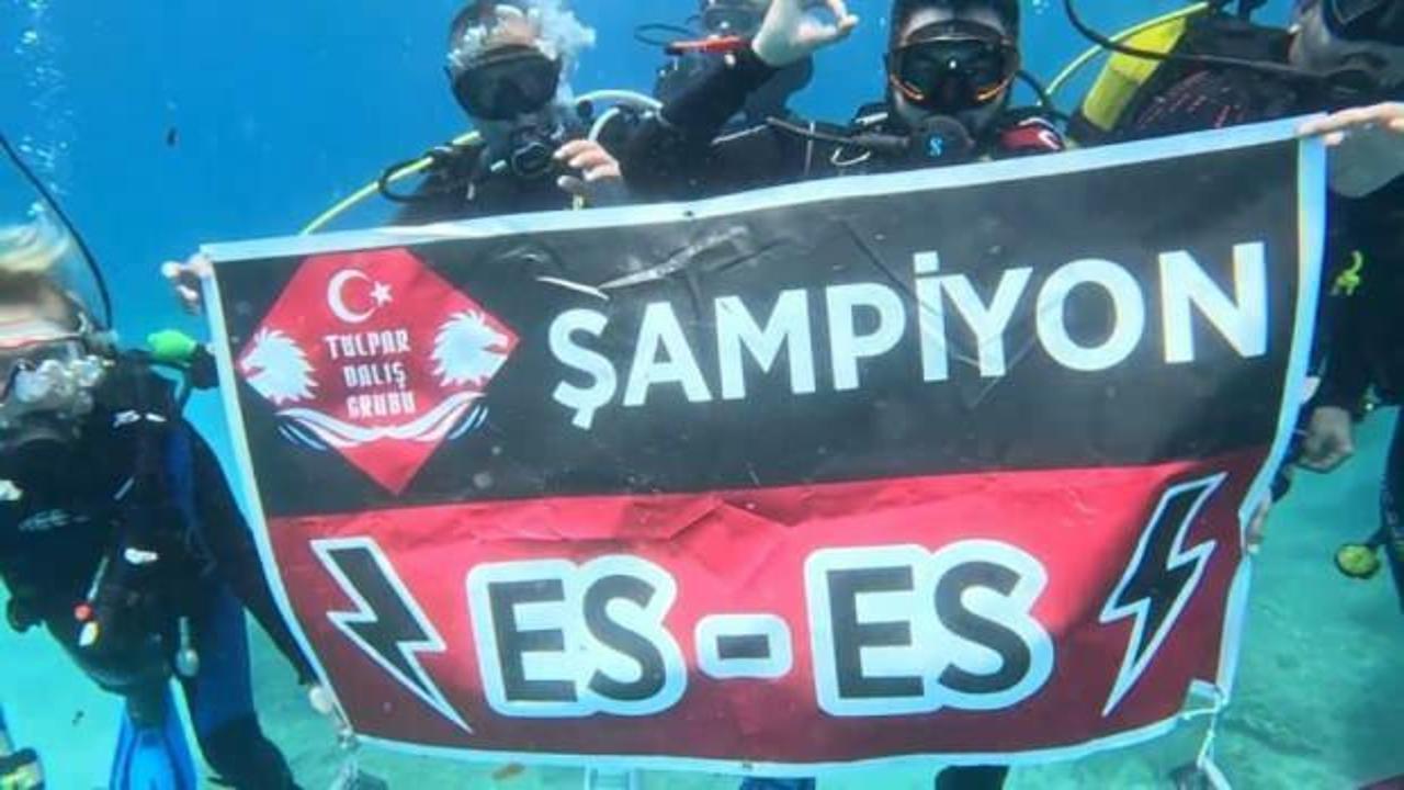 Efsane takımın şampiyonluğunu deniz altında kutladılar