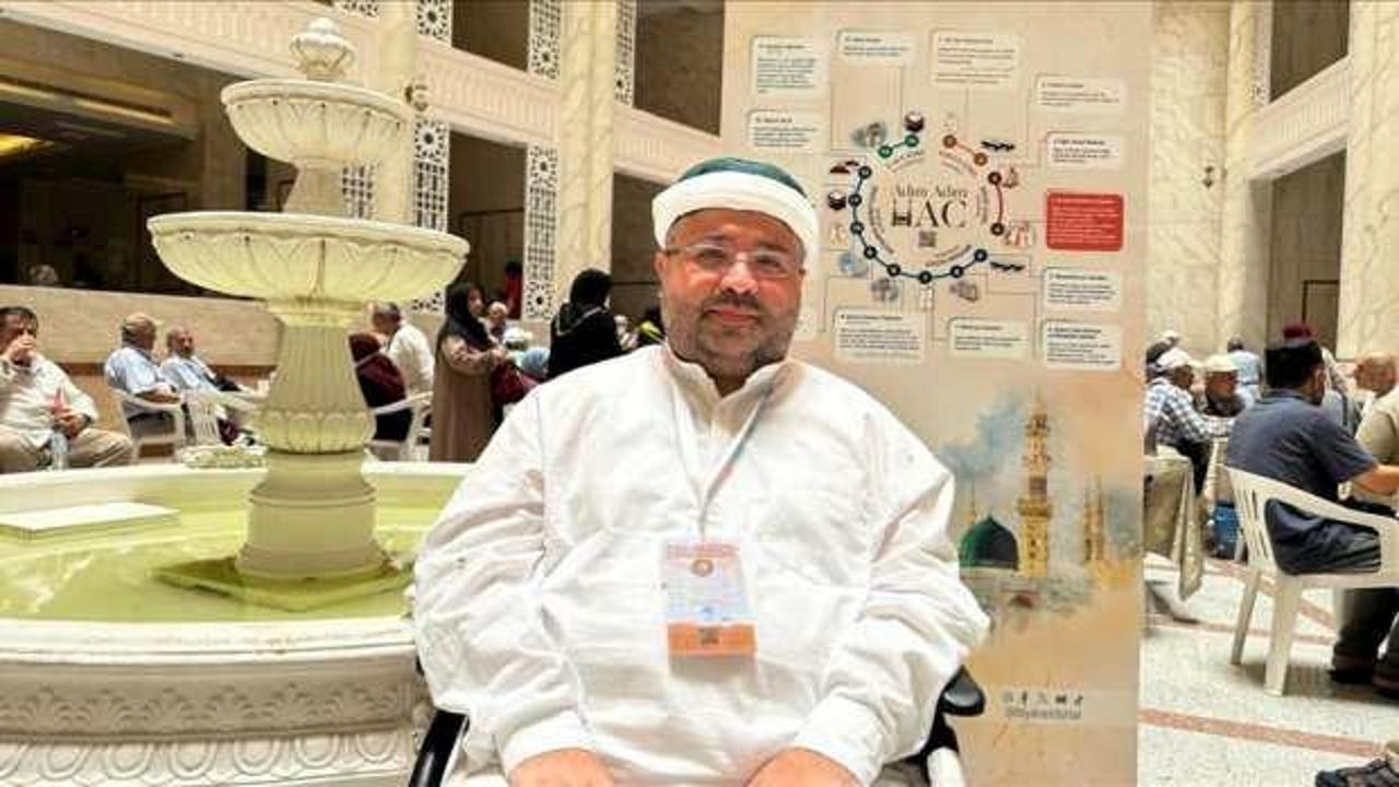 Hac özlemi engel tanımadı: 16 yıl sonra tekerlekli sandalyeyle ibadetini gerçekleştirdi