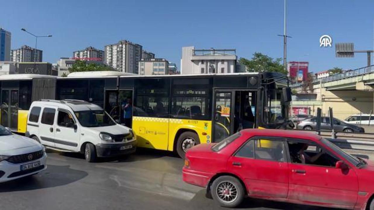 İETT otobüsü kazası sonrası trafik kilitlendi