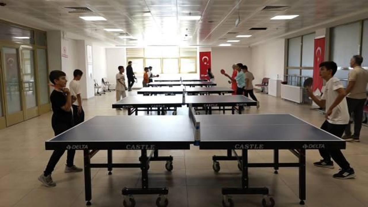 Yeşilyurt Belediyesi tarafından düzenlenen çocuk şenliği renkli anlara sahne oldu