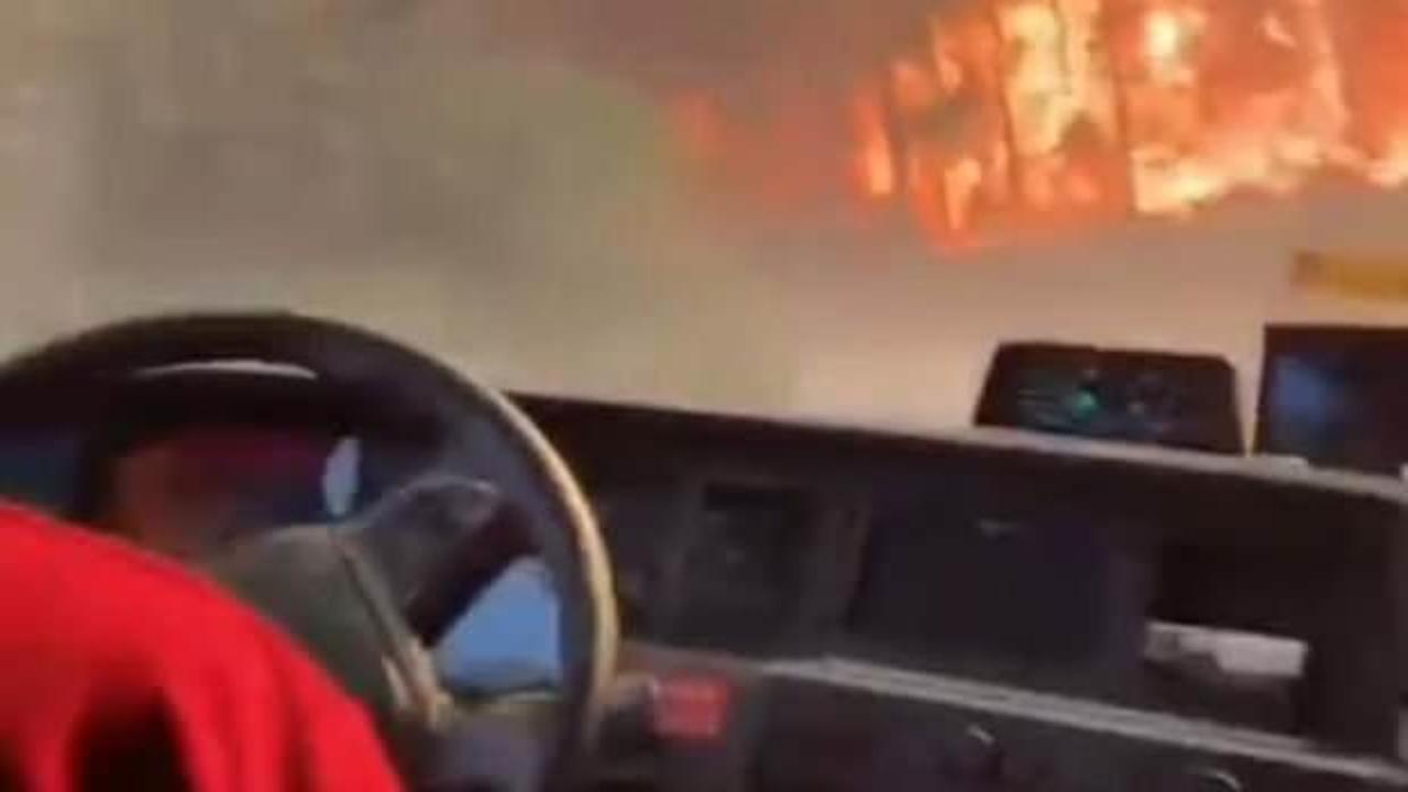 İzmir yangınında korku dolu anlar: Ekipler alevlerin arasında kaldı