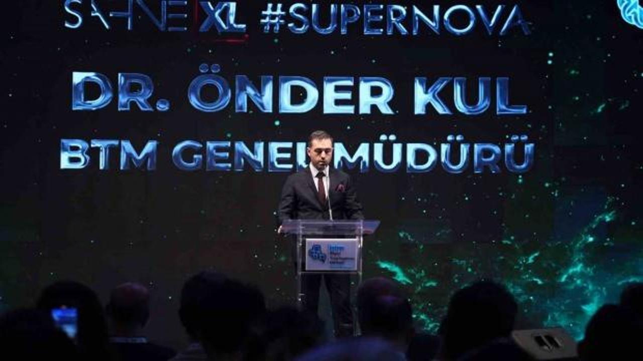 Sahne XL etkinliğinde ’Supernova’ temasıyla 13 girişimci sahne aldı