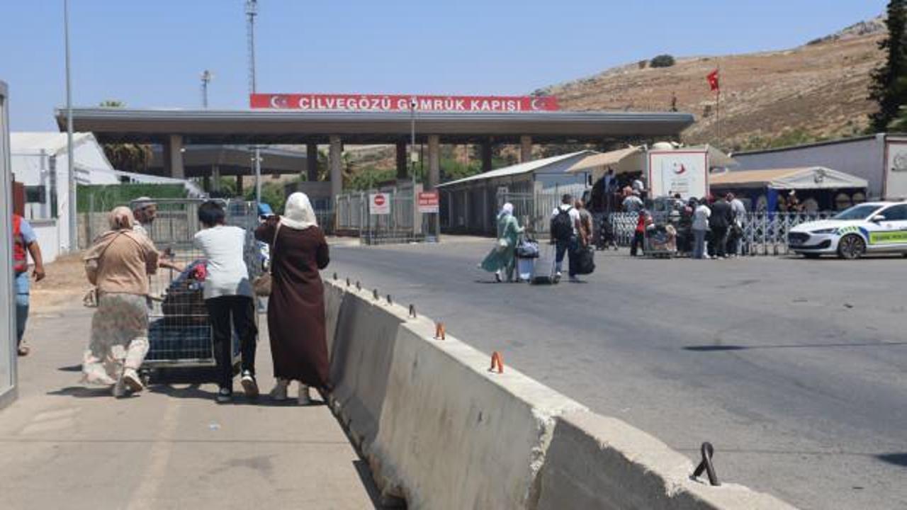 Suriye sınırında yoğunluk! Okulların kapanmasıyla dönüş yolculuğu başladı